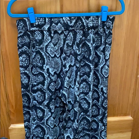 Snakeskin print wide leg trousers - Picture 4 of 5